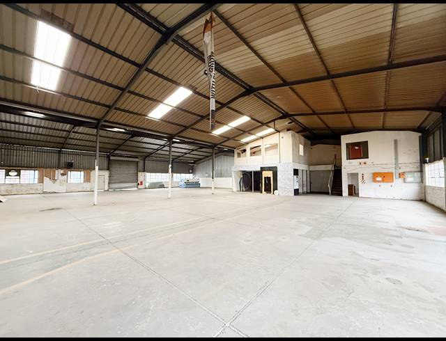 1,256M² WAREHOUSE TO LET IN WADEVILLE